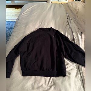 Alo Accolade Crew Neck Pullover in black. Worn once and washed.
